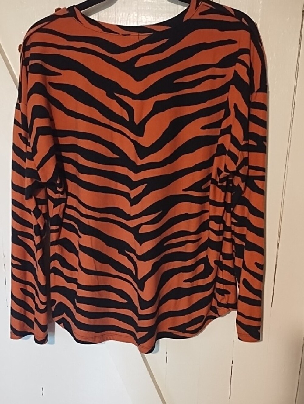 Rust Zebra-Stripe Long Sleeve Tunic with Shoulder Buttons Large EUC. - Picture 9 of 10